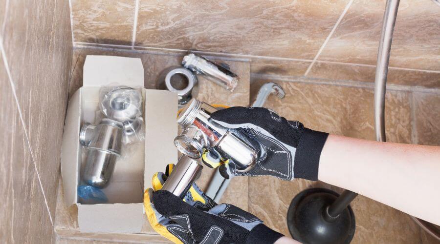 Professional gutter cleaning in Duncan, OK